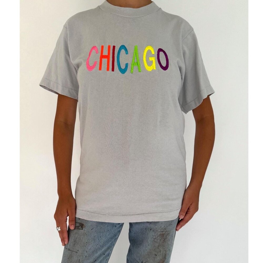 90s vintage grey rainbow Chicago travel graphic cotton short sleeved tshirt